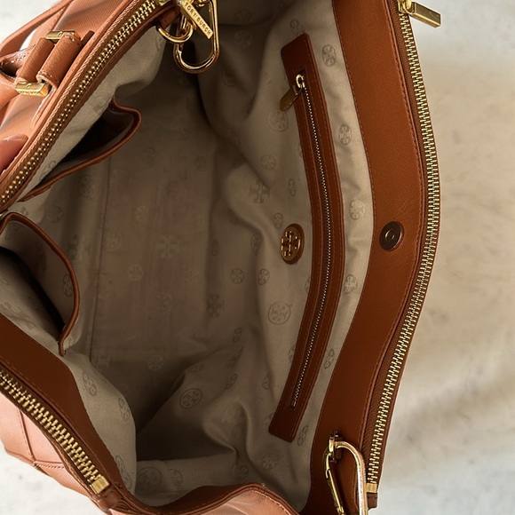 Tory Burch Robinson Double Zip Tote - Picture 4 of 7
